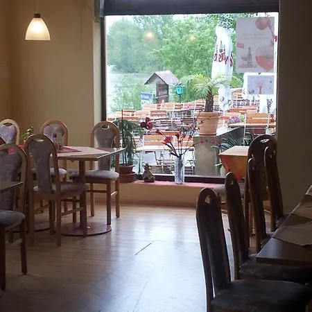 Alter Felsenkeller 3* 나움부르크